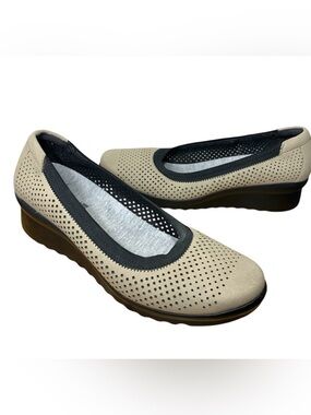 Clarks Cloudsteppers Wedge Loafers Beige Tan Black Comfort Minimalist Shoes 10
